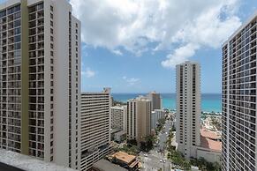 Newly Remodeled Corner Unit at the Waikiki Banyan with Diamond Head Vi