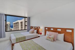 Standard Ocean View Condo - 36th Floor, Free parking & Wifi by Koko Re