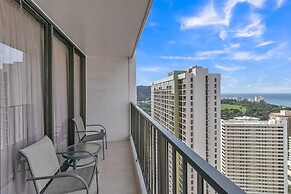 Standard Ocean View Condo - 36th Floor, Free parking & Wifi by Koko Re