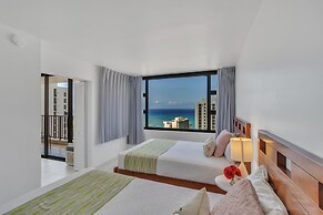 Standard Ocean View Condo - 36th Floor, Free parking & Wifi by Koko Re