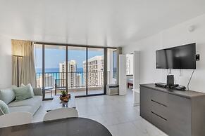 Standard Ocean View Condo - 36th Floor, Free parking & Wifi by Koko Re
