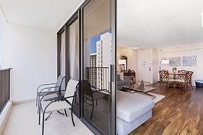 Beautifully Renovated 32nd Floor Deluxe Ocean View Waikiki Condo by Ko