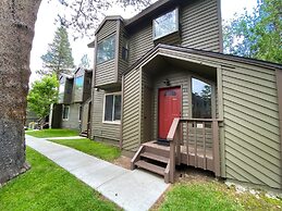 Forest Creek 29 Forest Setting Mountain Townhouse with Private Jacuzzi