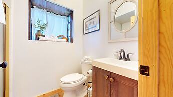 Forest Creek 29 Forest Setting Mountain Townhouse with Private Jacuzzi