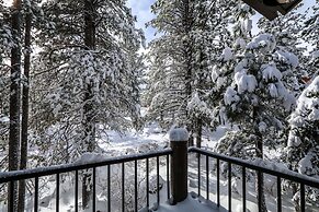 Forest Creek 29 Forest Setting Mountain Townhouse with Private Jacuzzi