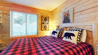 Forest Creek 29 Forest Setting Mountain Townhouse with Private Jacuzzi