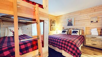 Forest Creek 29 Forest Setting Mountain Townhouse with Private Jacuzzi