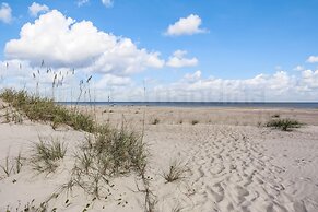 South Fletcher Beachfront Home by RedAwning