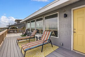 South Fletcher Beachfront Home by RedAwning