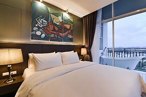 The Grand Jomtien by Favstay