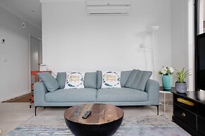 Captivating Large 4br@narre Warren