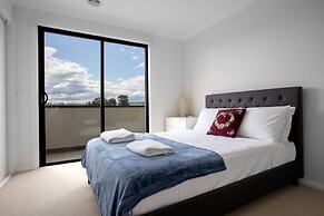 Captivating Large 4br@narre Warren