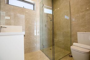 Lux Style 4BR Townhouse@ashwood