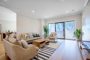 Lux Style 4BR Townhouse@ashwood