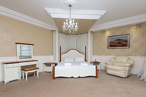 Classic 5 Beds Mt Dandenong Resort