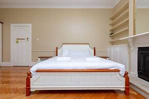 Classic 5 Beds Mt Dandenong Resort