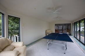 Classic 5 Beds Mt Dandenong Resort