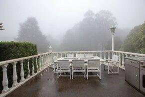 Classic 5 Beds Mt Dandenong Resort