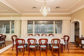 Classic 5 Beds Mt Dandenong Resort