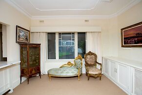 Classic 5 Beds Mt Dandenong Resort