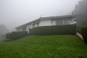 Classic 5 Beds Mt Dandenong Resort