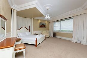 Classic 5 Beds Mt Dandenong Resort
