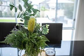 Superb Luxe 5BR House@point Cook Near Lake