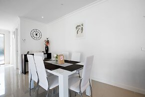 Stunning 3beds Near Knox Shopping Centro@wantirna