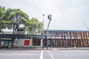 Home With Convenient Location! Close to Train&cbd