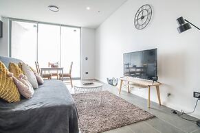 Home With Convenient Location! Close to Train&cbd