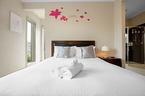 Gorgeous 4BR Home in Point Cook