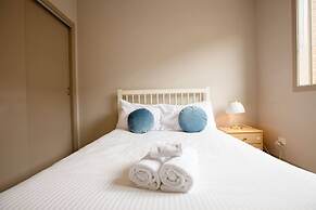 Gorgeous 4BR Home in Point Cook