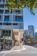 2bed Apartment! Modern Home for 4 at Chatswood