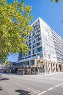 2bed Apartment! Modern Home for 4 at Chatswood