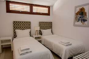 Golden Grain Suites by Checkin