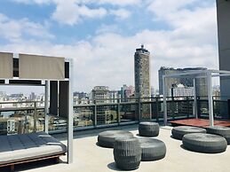 Downtown Republica Akile