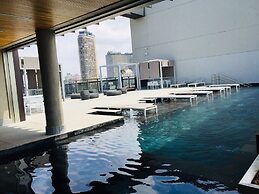 Downtown Republica Akile