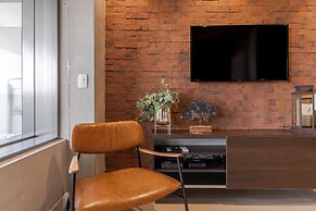 Downtown Republica Akile