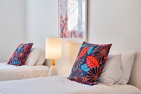 Spacious 2BR Near Westfield Newmarket