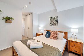 Chic 3 Bedroom City Central with Parking