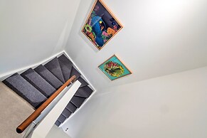 Chic 3 Bedroom City Central with Parking