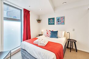 Chic 3 Bedroom City Central with Parking