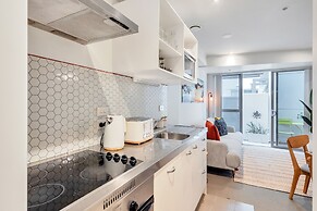 Chic 3 Bedroom City Central with Parking