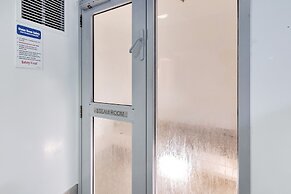 Chic 3 Bedroom City Central with Parking