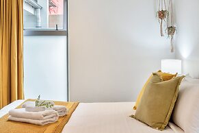 Chic 3 Bedroom City Central with Parking