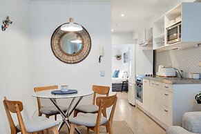 Chic 3 Bedroom City Central with Parking