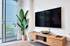 Chic 3 Bedroom City Central with Parking