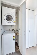 Chic 3 Bedroom City Central with Parking