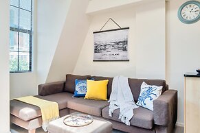 Central 3 bed, loft apartment in the CBD w Parking