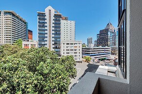 Central 3 bed, loft apartment in the CBD w Parking